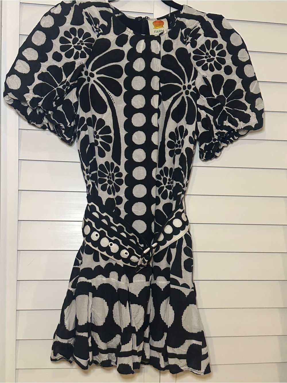 FARM Rio Black & White Floral Puff-Sleeve Belted Mini Dress